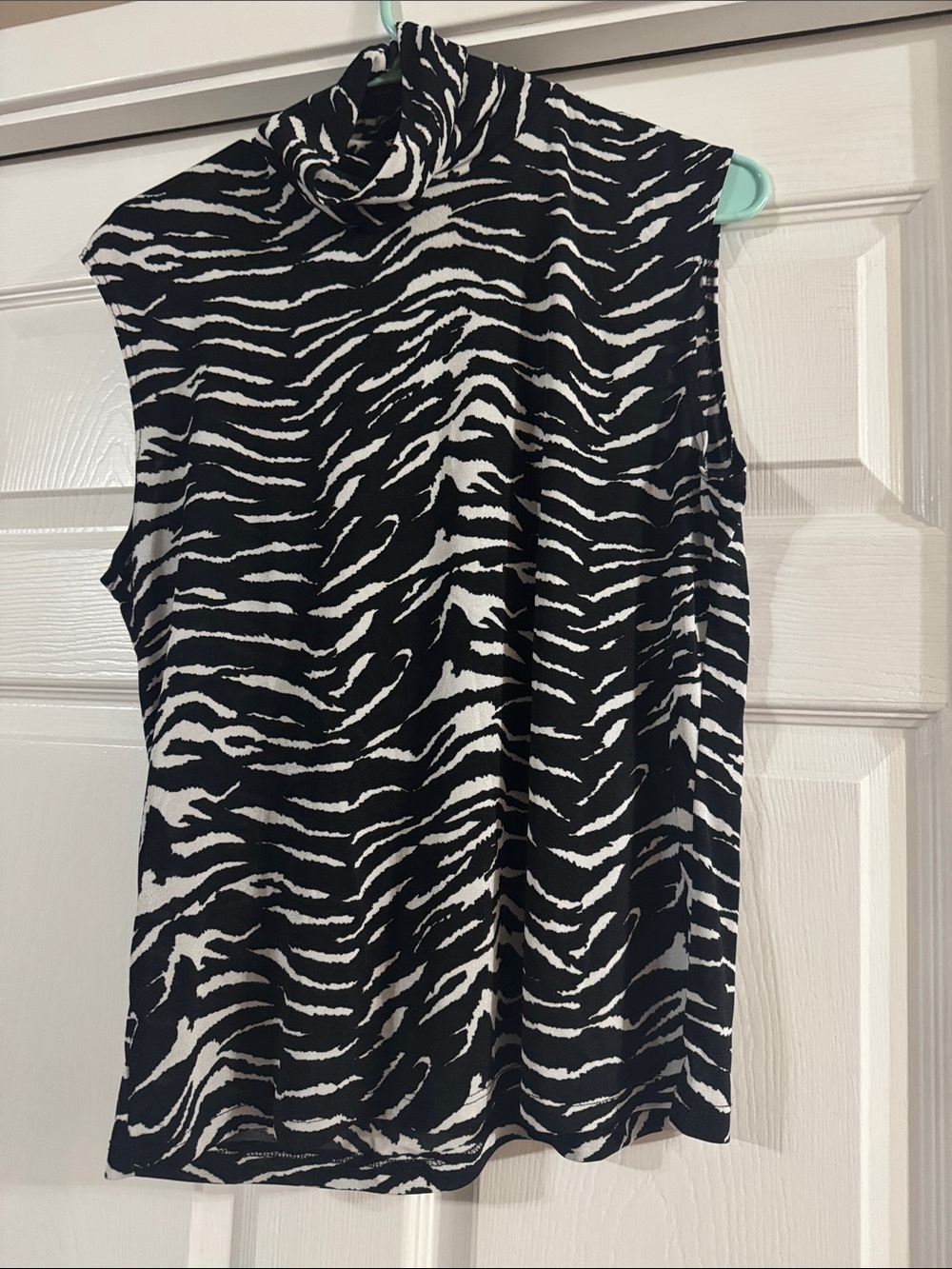 Sleeveless Mock Neck Zebra Print Tank Top - Black & White